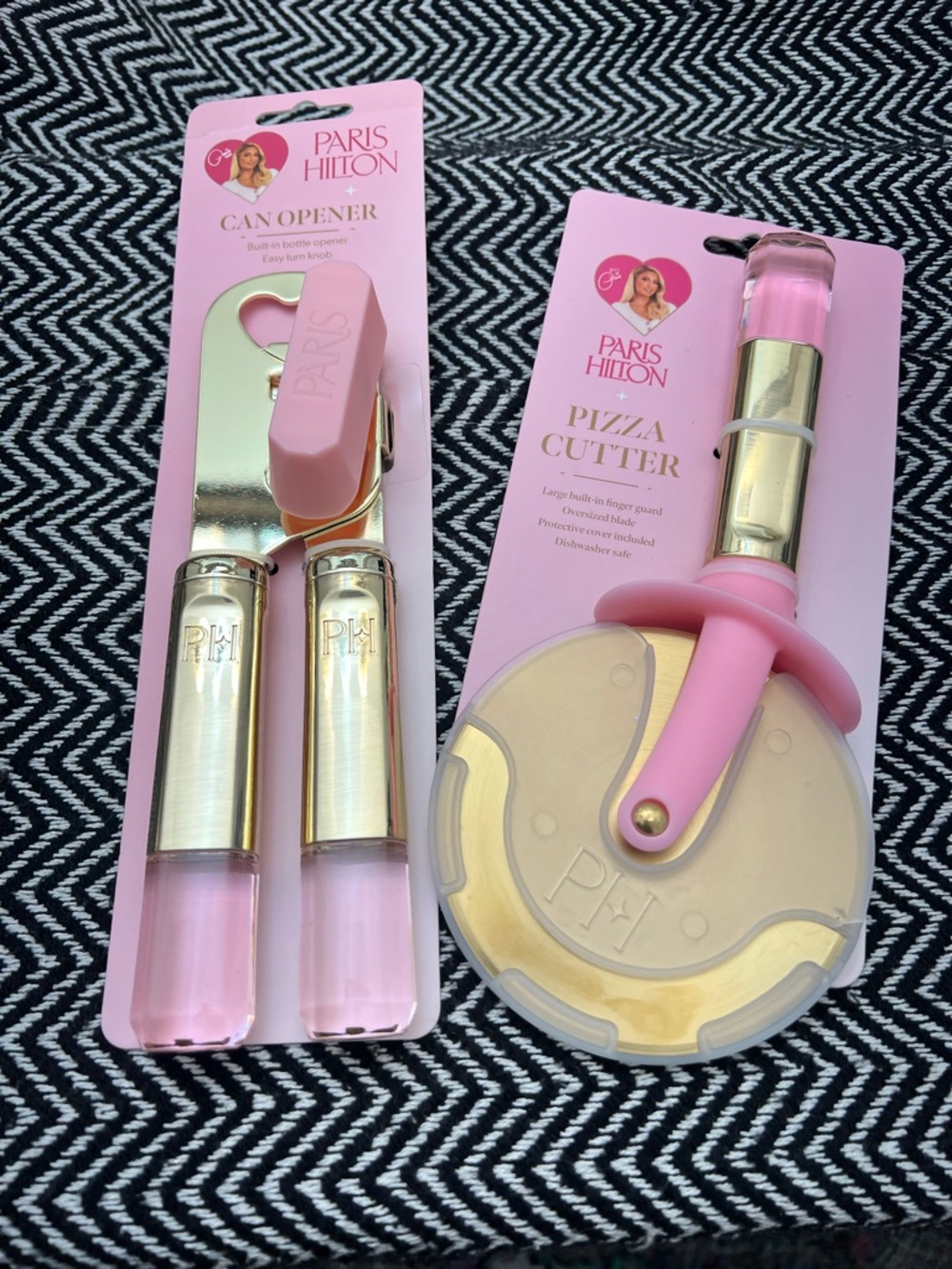 Paris Hilton Pink Jewel Can Opener and Pizza Cutter Set